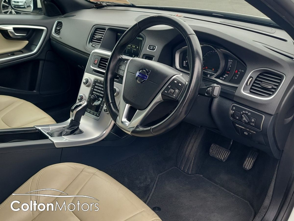 2017 Volvo S60 - image 11