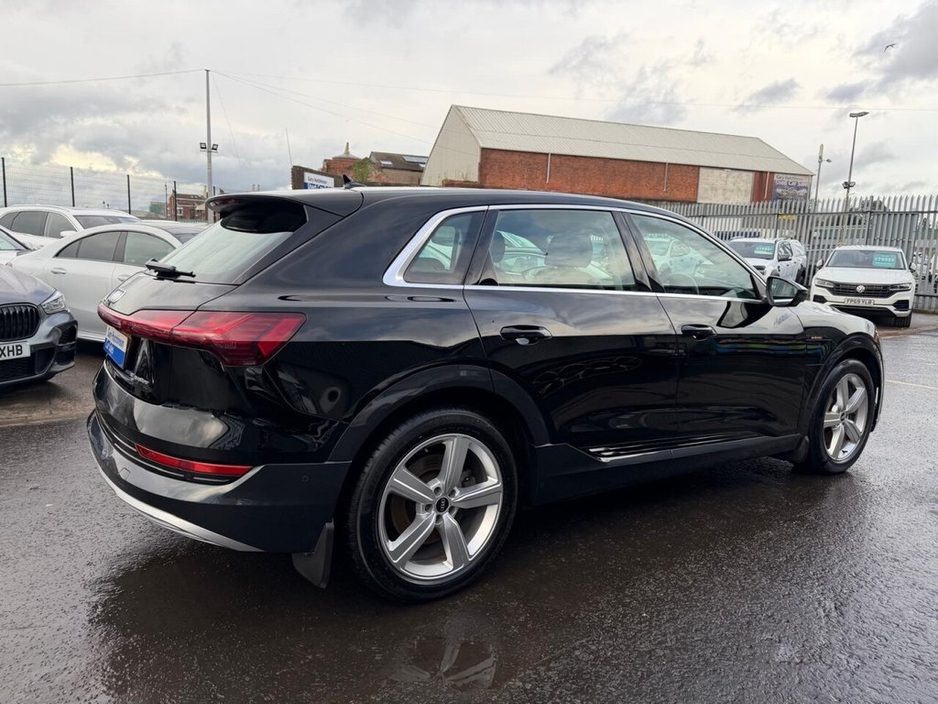 2023 Audi e-tron - image 34