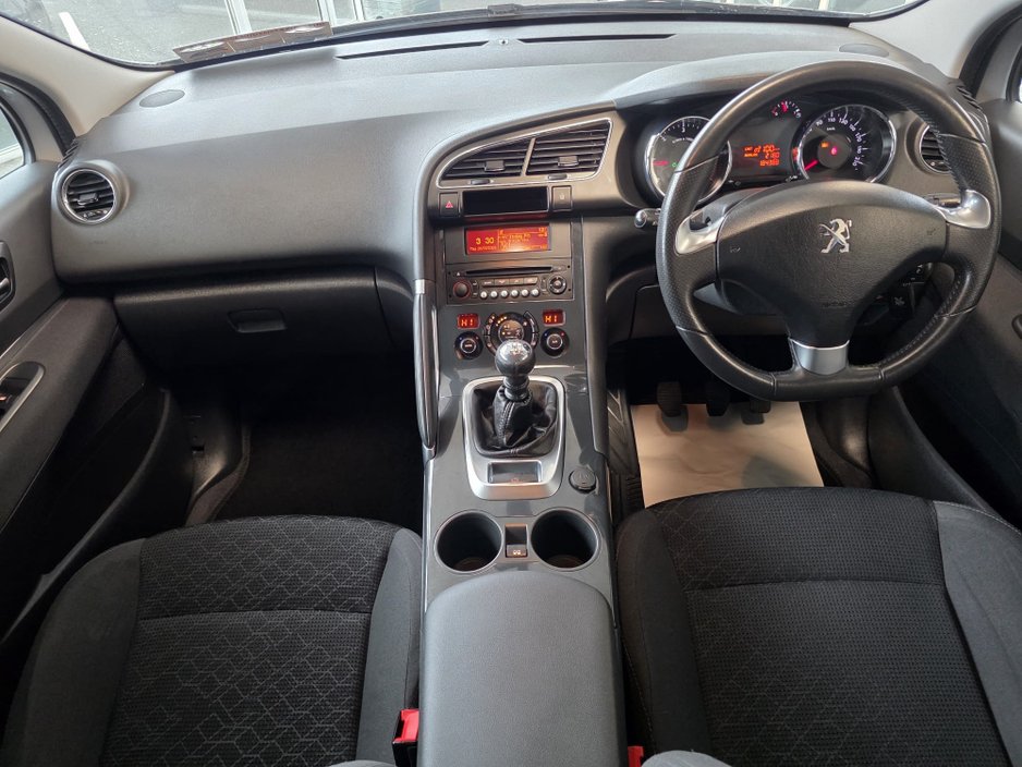 2016 Peugeot 3008 - image 10