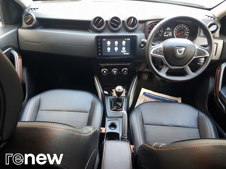 2022 Dacia Duster - image 2