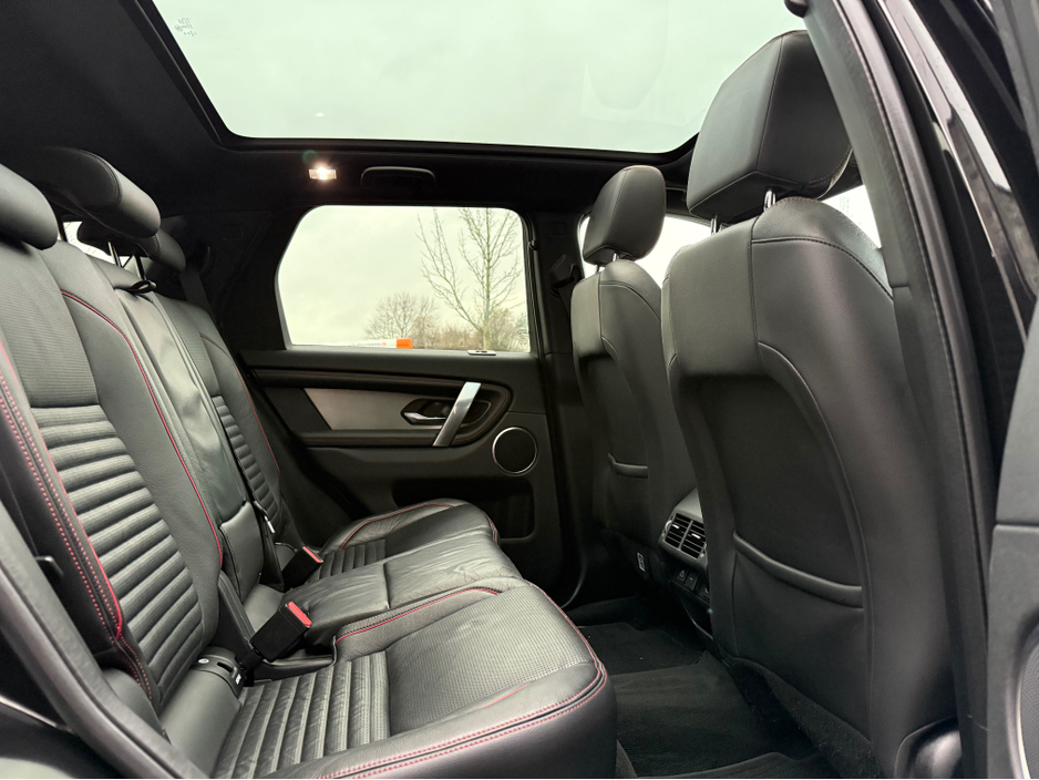 2022 Land Rover Discovery Sport P300E R-DYNAMIC SE €37,950