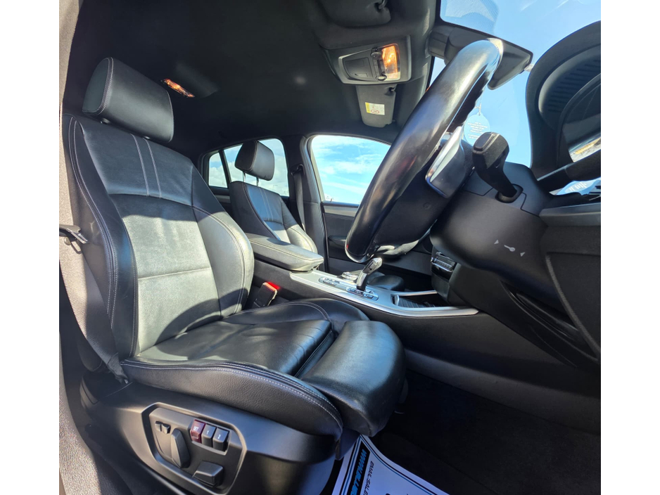 2016 BMW X4 - image 8