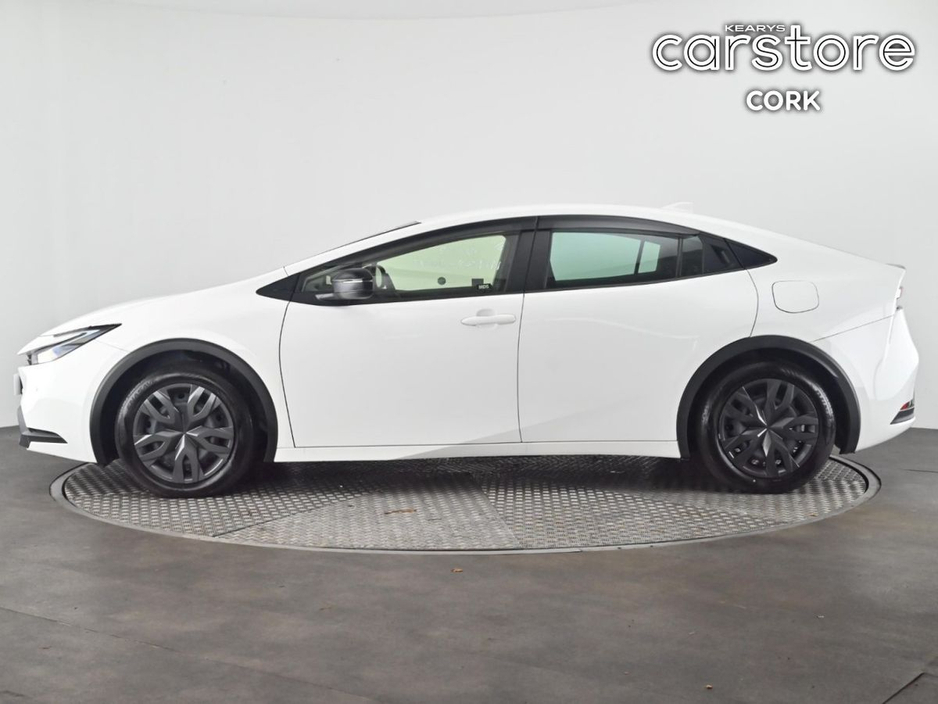 2024 Toyota Prius - image 6