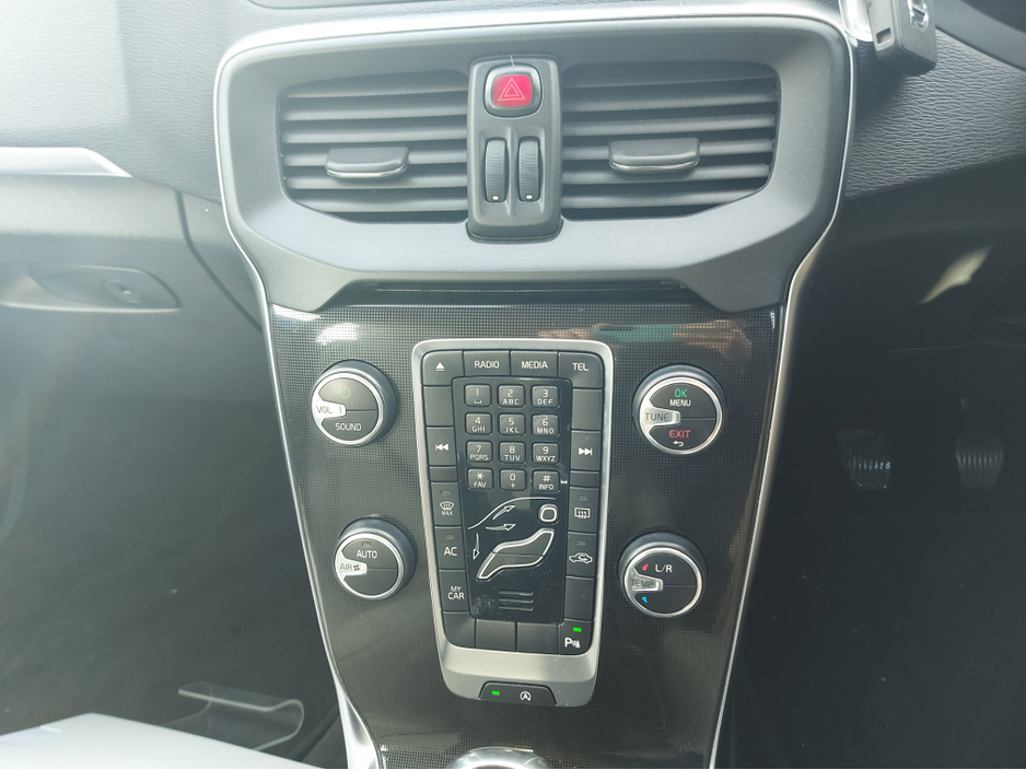 2019 Volvo V40 D3 MOMENTUM ED 5DR €19,950