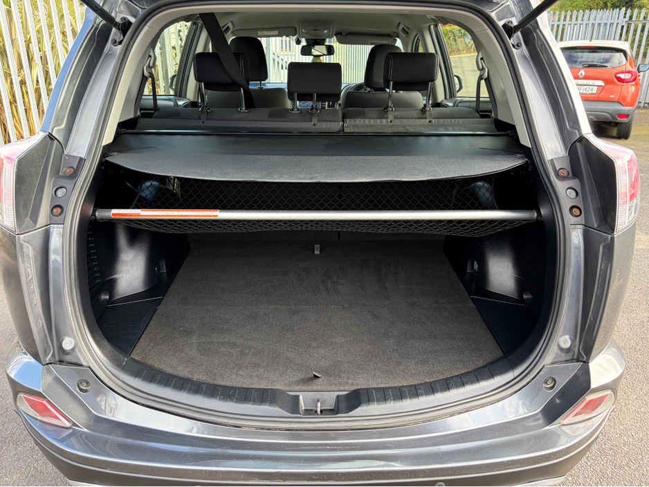 2018 Toyota Rav4 - image 5