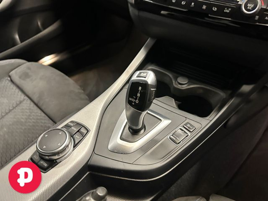 2016 BMW 1 Series - image 9