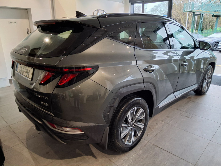 2022 Hyundai Tucson - image 2