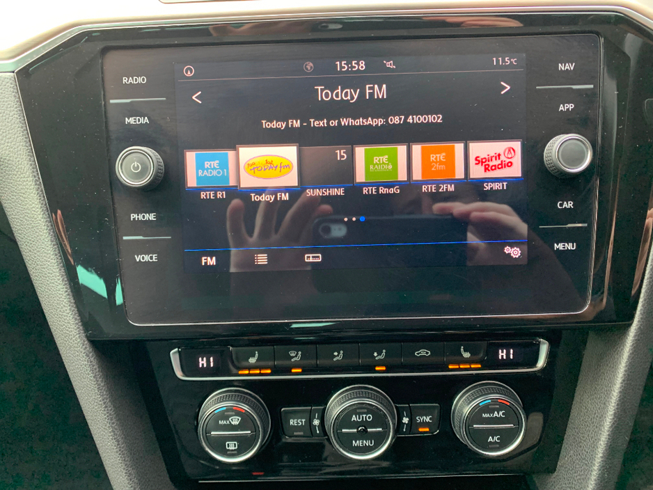 2017 Volkswagen Passat - image 23