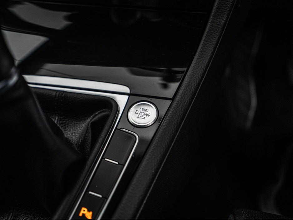 2017 Volkswagen Golf 2017 Golf 1.2tsi HIGHLINE/High spec/1yr warranty €16,888