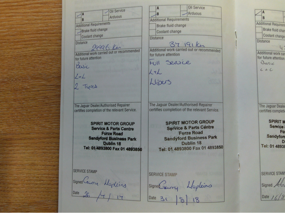 2014 Jaguar XF - image 29