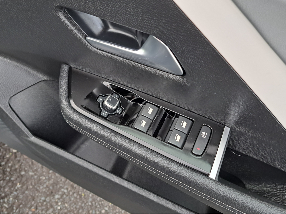 2023 Opel Astra - image 31