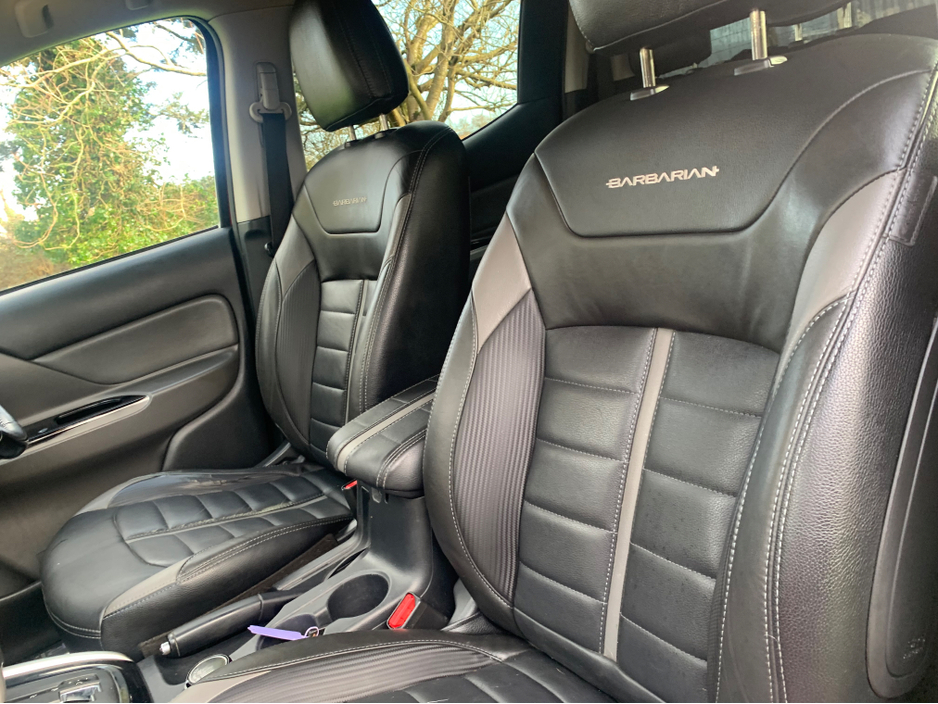 2015 Mitsubishi L200 DID BARBARIAN DCB 4DR 2.5 CR 4WORK €15,995