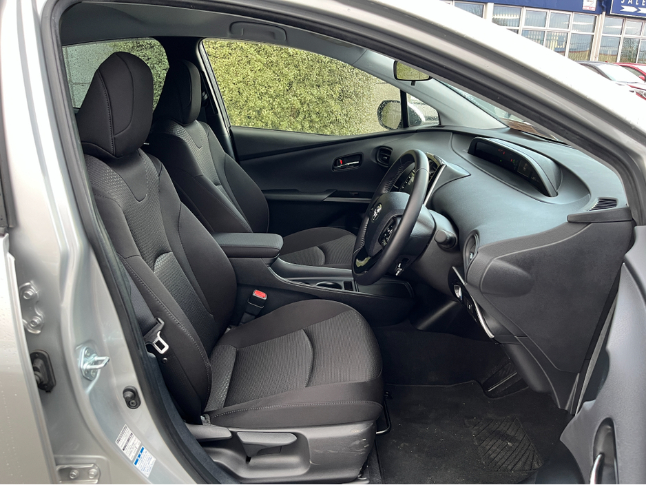2021 Toyota Prius S 4WD AUTOMATIC HYBRID 1.8 PETROL //KEYLESS ENTRY//REVERSE CAMERA//ADAPTIVE CRUISE CONTROL// €19,950