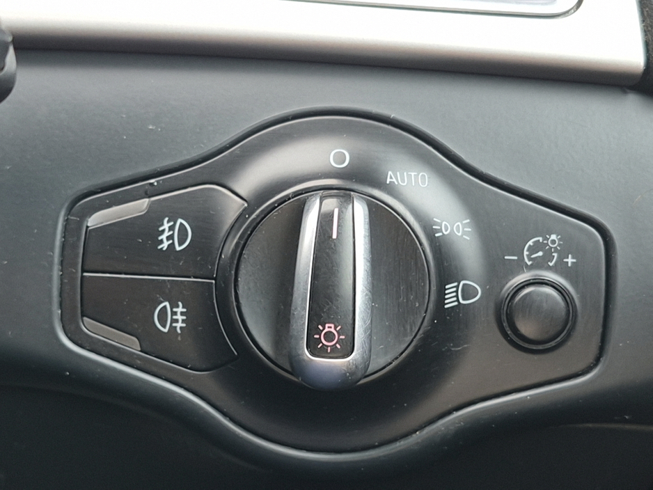 2014 Audi A4 - image 18