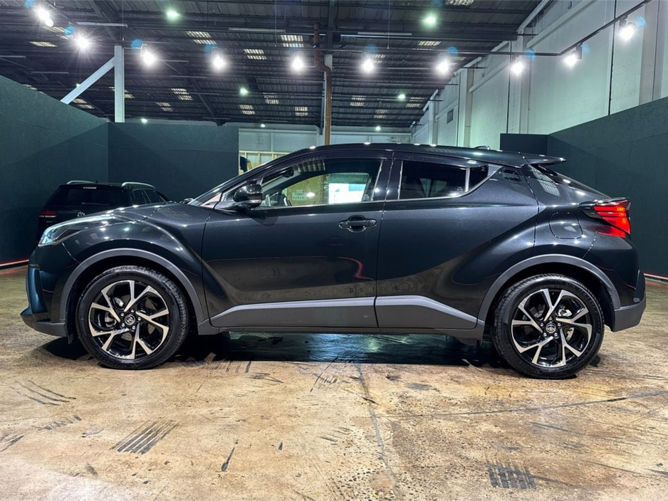 2020 Toyota C-HR - image 6