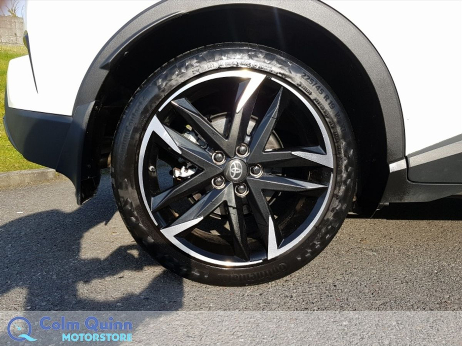 2022 Toyota C-HR - image 5