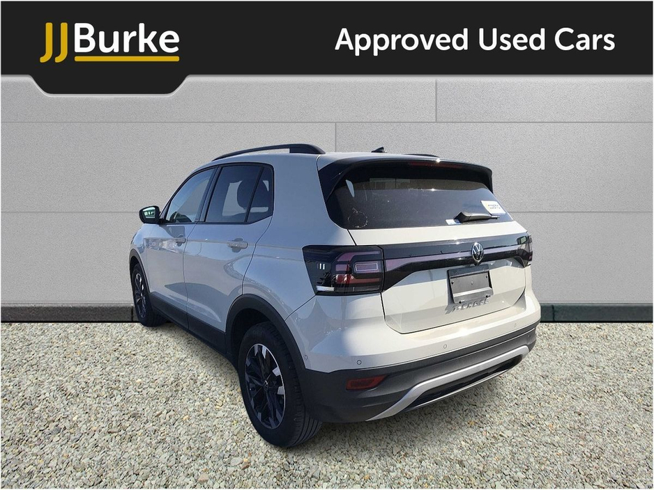 2023 Volkswagen T-Cross - image 4