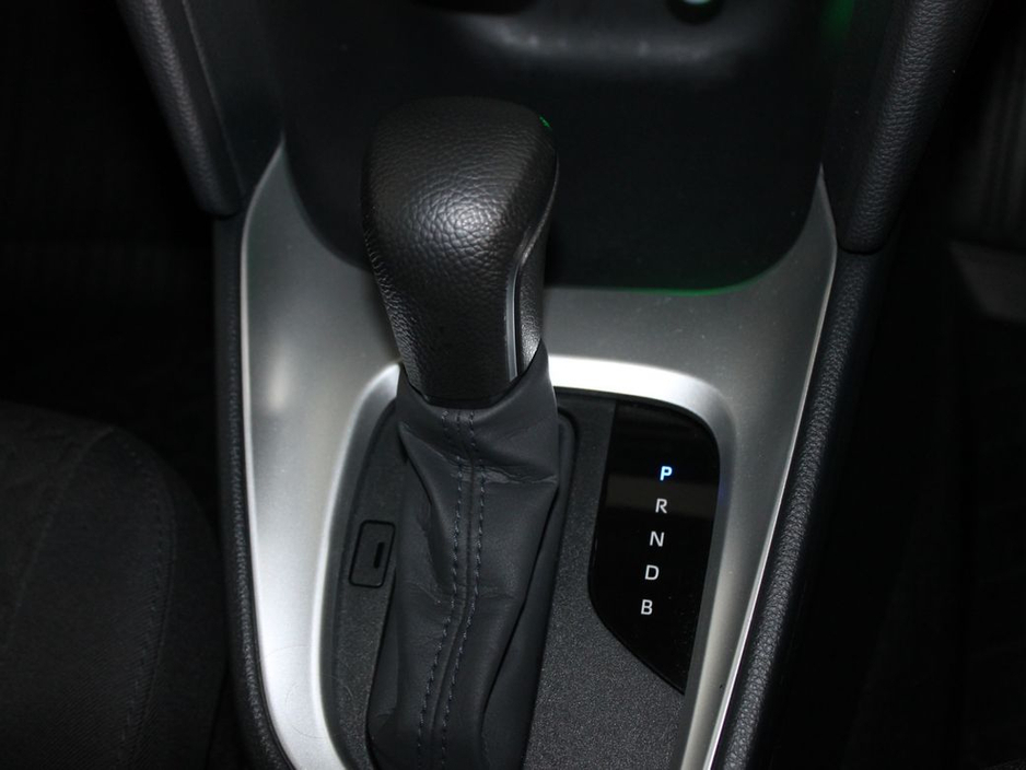 2024 Toyota Yaris - image 21