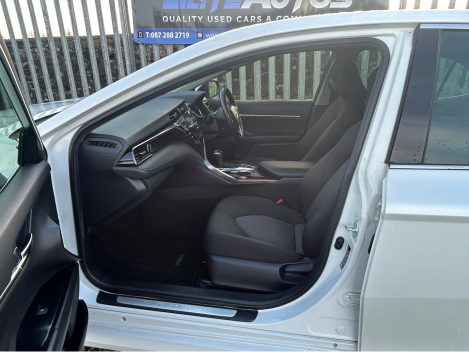 2020 Toyota Camry Self Charging Hybrid €23,995