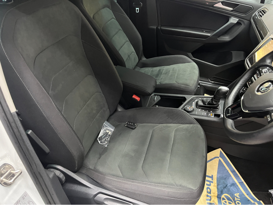 2020 Volkswagen Tiguan - image 12