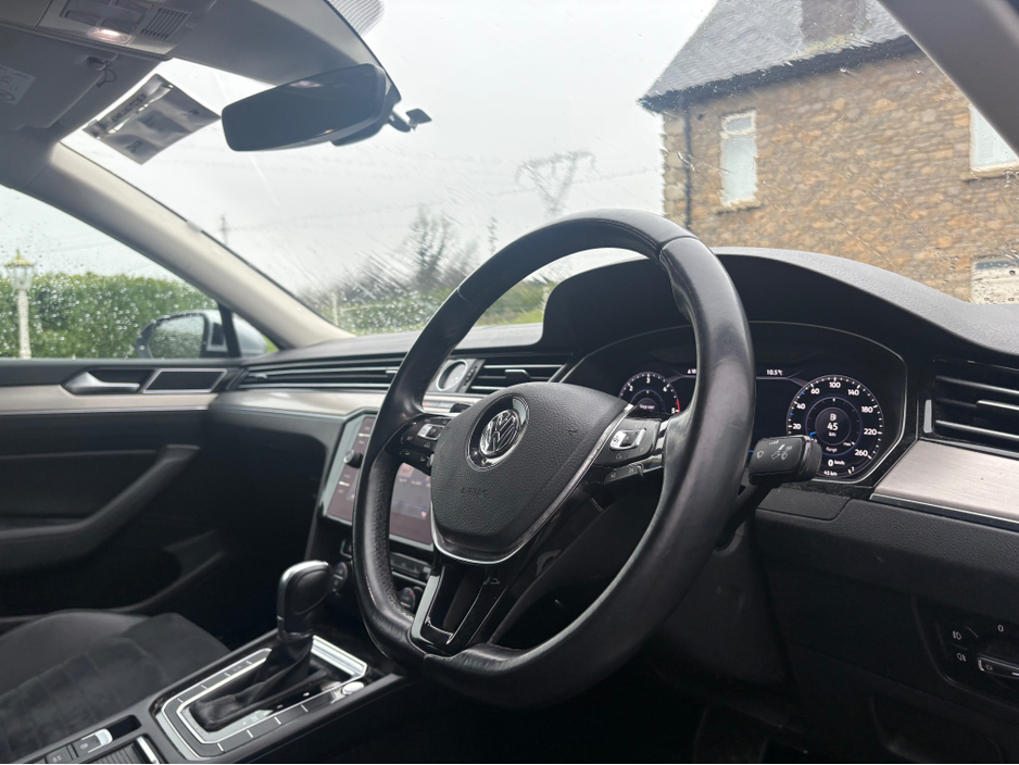 2018 Volkswagen Passat - image 7