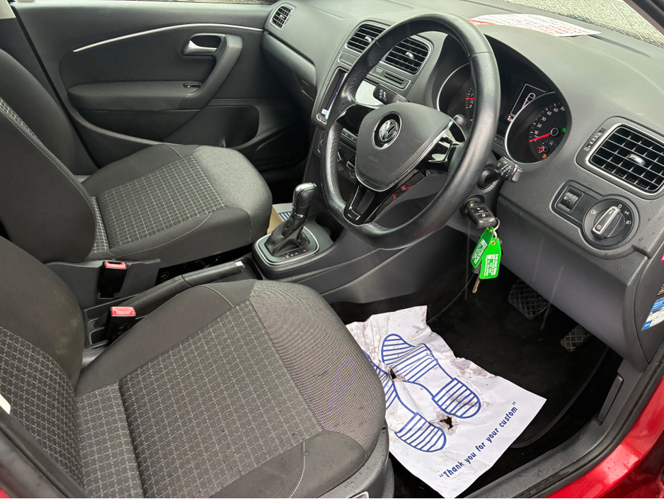 2015 Volkswagen Polo - image 8