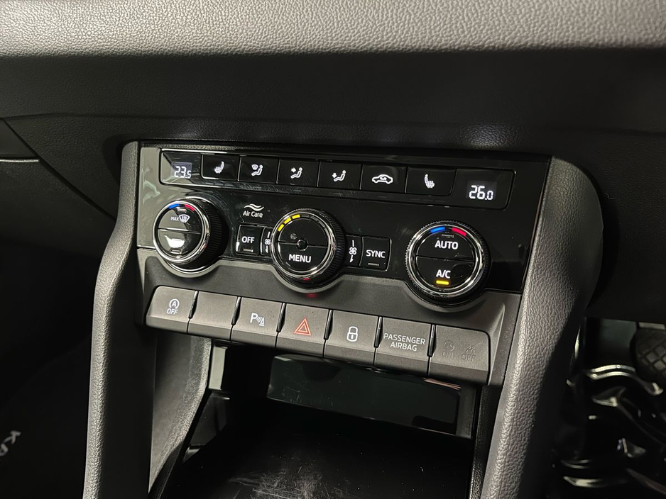 2022 Skoda Karoq - image 11