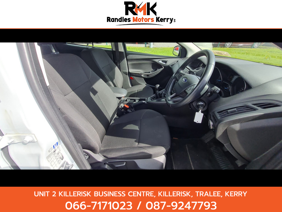 2016 Ford Focus - image 7