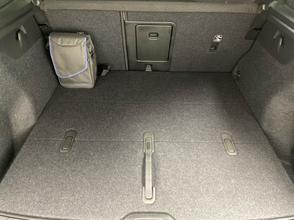 2026 Volvo EC40 - image 6