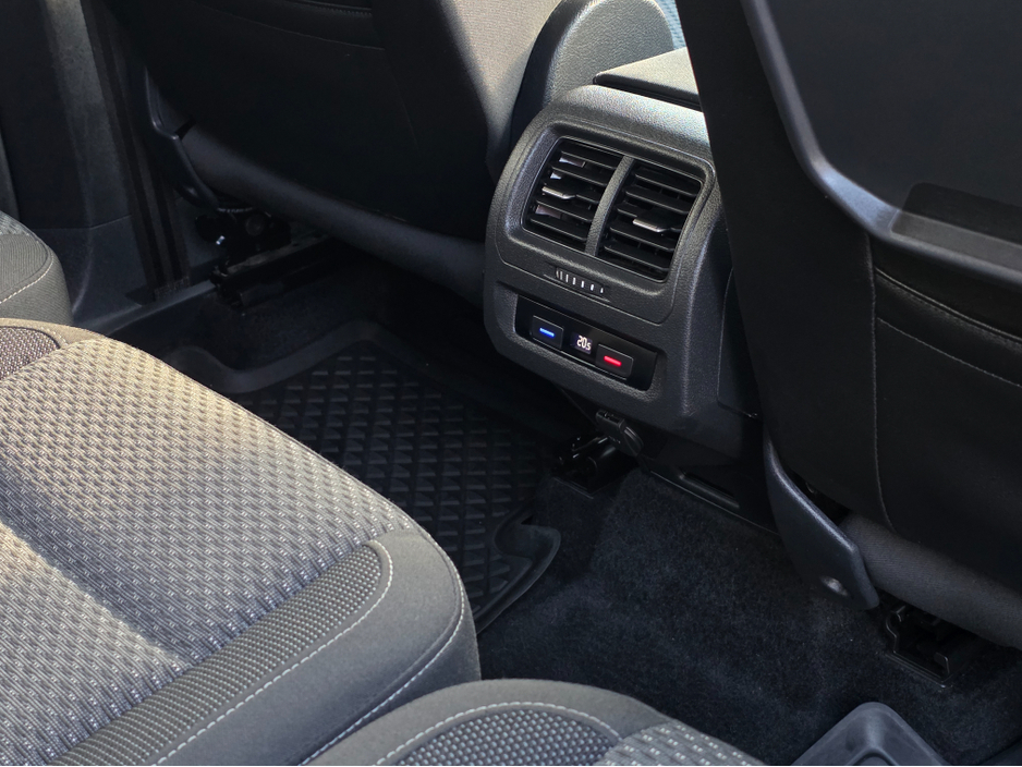 2018 Volkswagen Touran - image 5