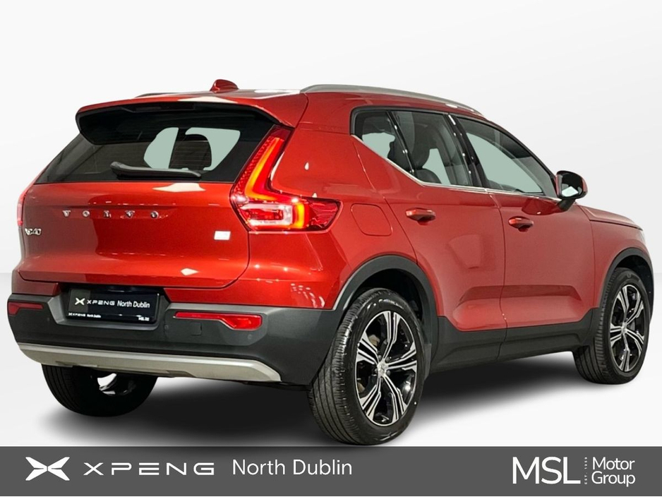 2022 Volvo XC40 - image 3