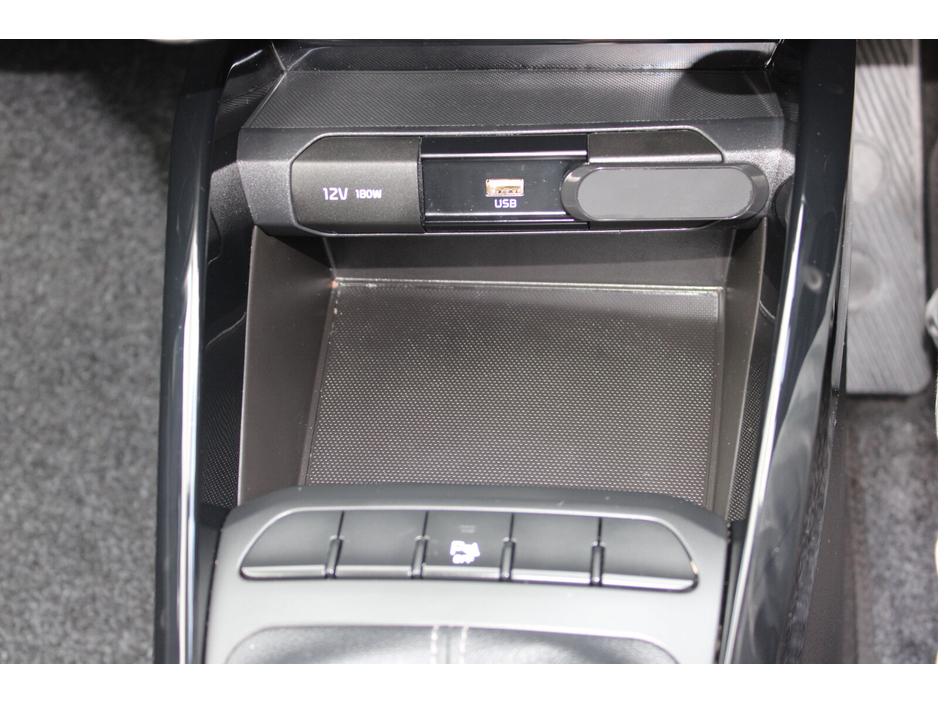 2023 Kia Stonic - image 18