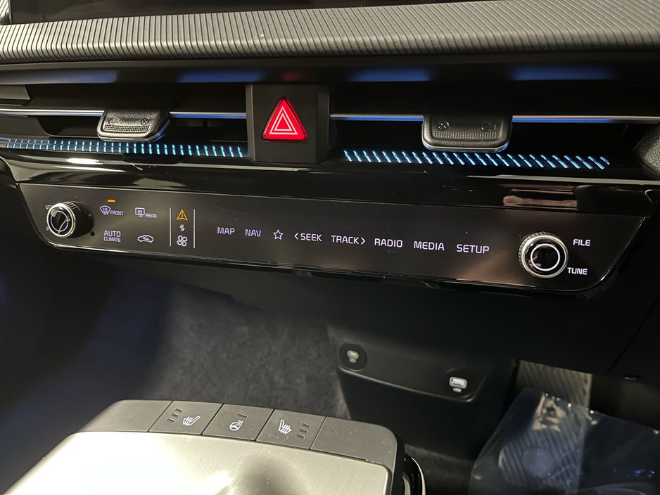 2023 Kia EV6 - image 7