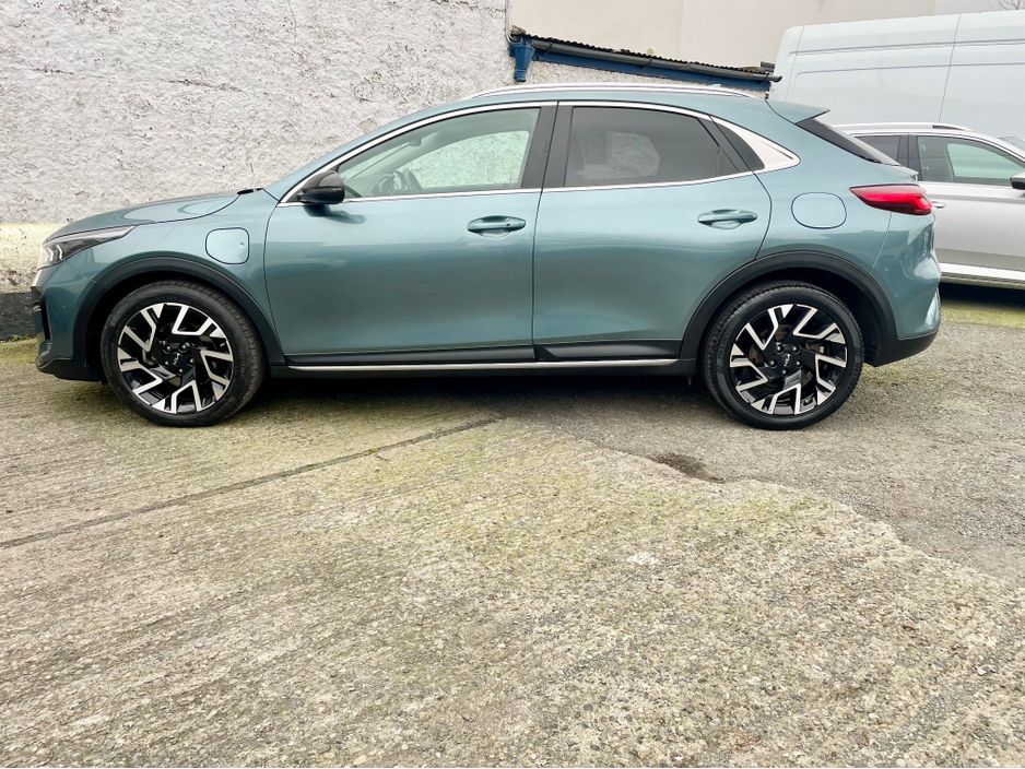 2023 Kia XCeed - image 28