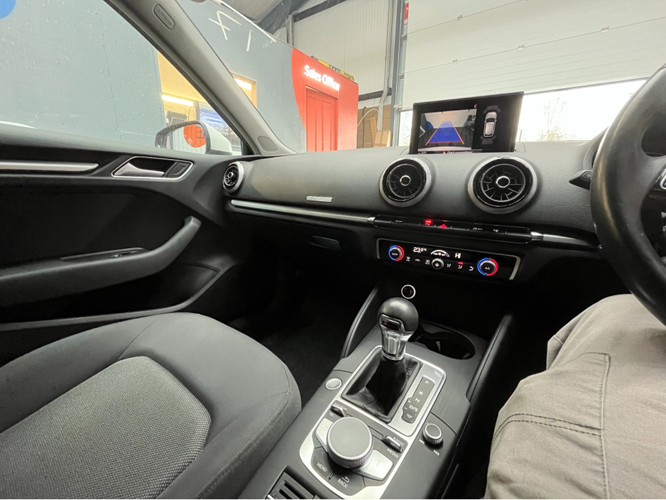 2017 Audi A3 2017 AUDI A3 TFSI SPORTBACK 1.4 AUTOMATIC / CRUISE CONTROL / REVERSE CAMERA AND MORE