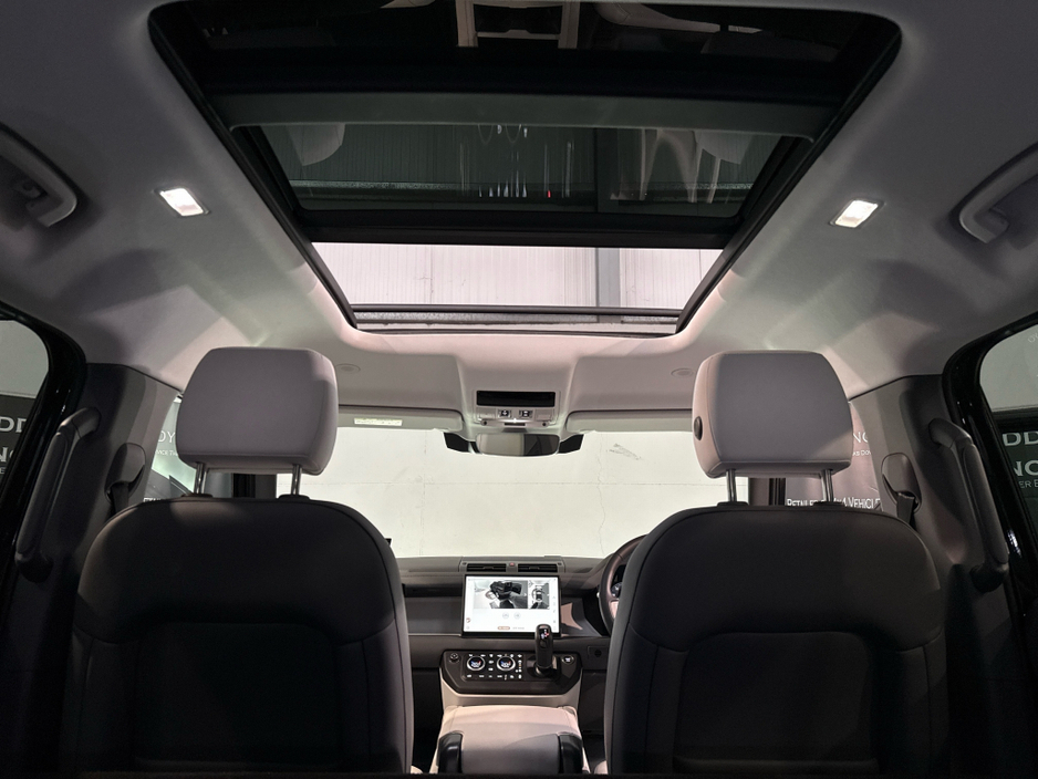 2025 Land Rover Defender 110 D350 DIESEL *N1 Commerical €98,750