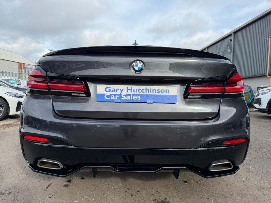 2020 BMW 5 Series - image 23