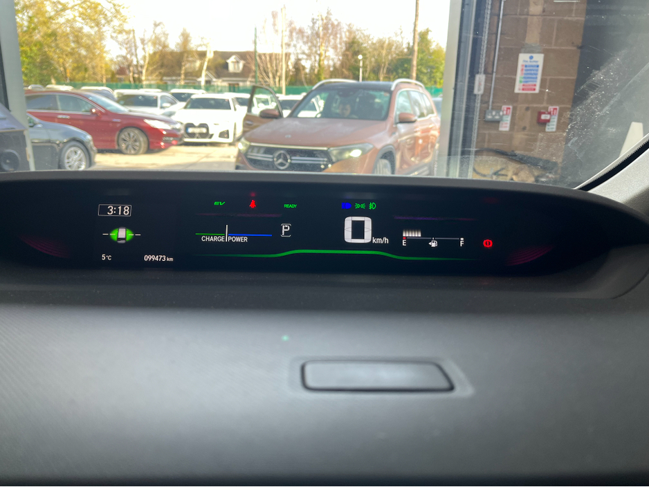 2017 Honda Stepwagon - image 21