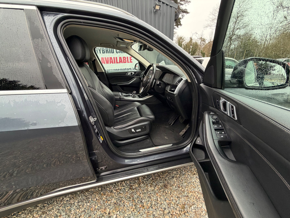 2020 BMW X5 xDrive45e xLine €34,999