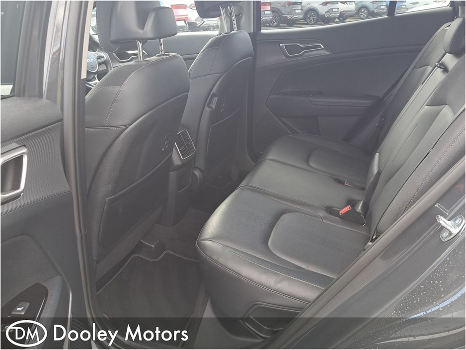 2025 Kia Sportage - image 12