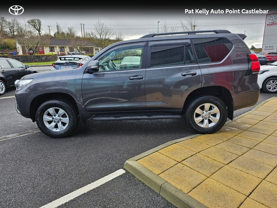 2023 Toyota Landcruiser - image 18