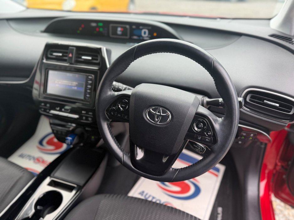 2019 Toyota Prius - image 12