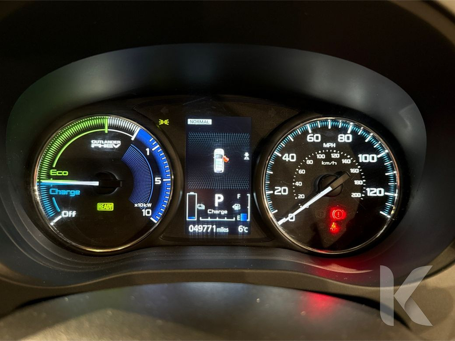 2019 Mitsubishi Outlander 2.4 AUTOMATIC HYBRID - ALLOY WHEELS - ELECTRIC SEATS - HEATED SEATS - HEATED STEERING WHEEL - HEATING / AC CONTROLS - REVERSE CAMERA - MULTI FUNCTION €21,950