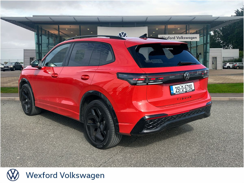 2025 Volkswagen Tiguan - image 3