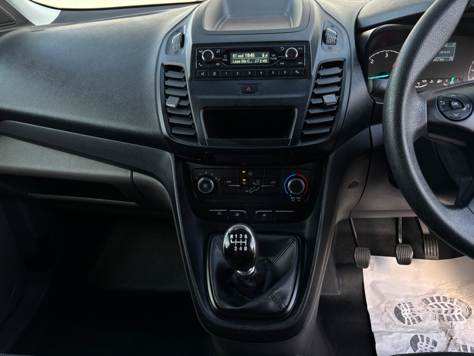 2022 Ford Transit Connect - image 19