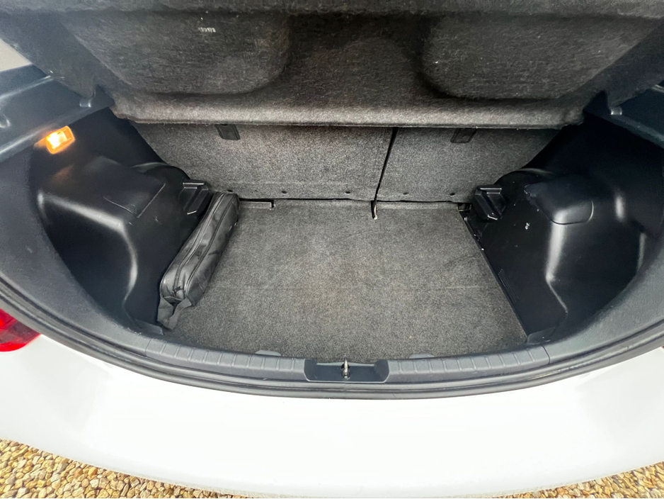 2017 Toyota Yaris ==STUNNING 1.0 LUNA//REVERSING CAMERA//NEW NCT//SERVICED== €10,950