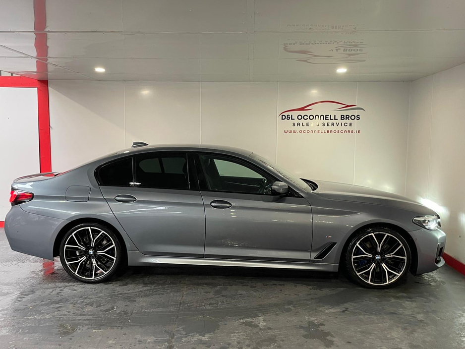 2021 BMW 5 Series - image 18