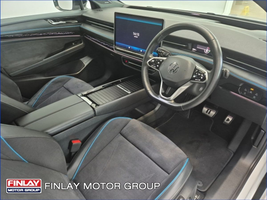 2024 Volkswagen ID.7 PRO 77kWh 286HP - Massage Seats, Half leather €39,995