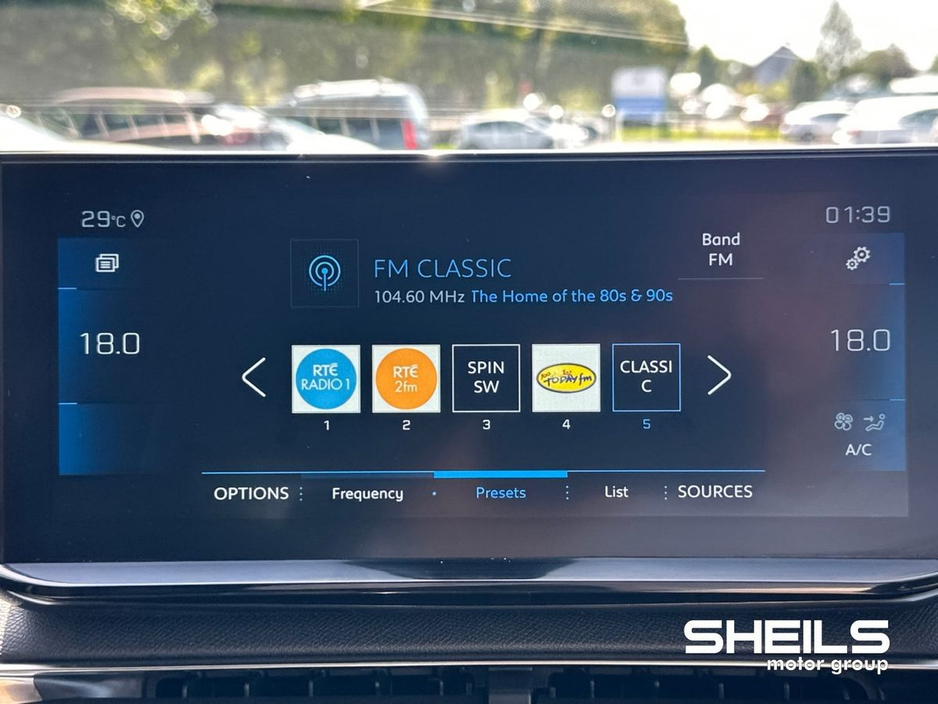 2022 Peugeot 5008 - image 15