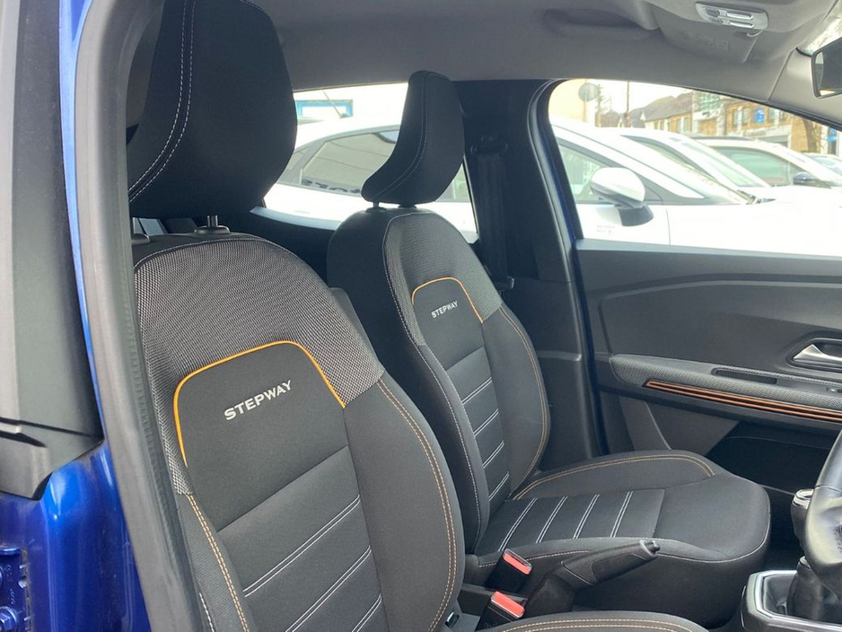 2021 Dacia Sandero - image 13